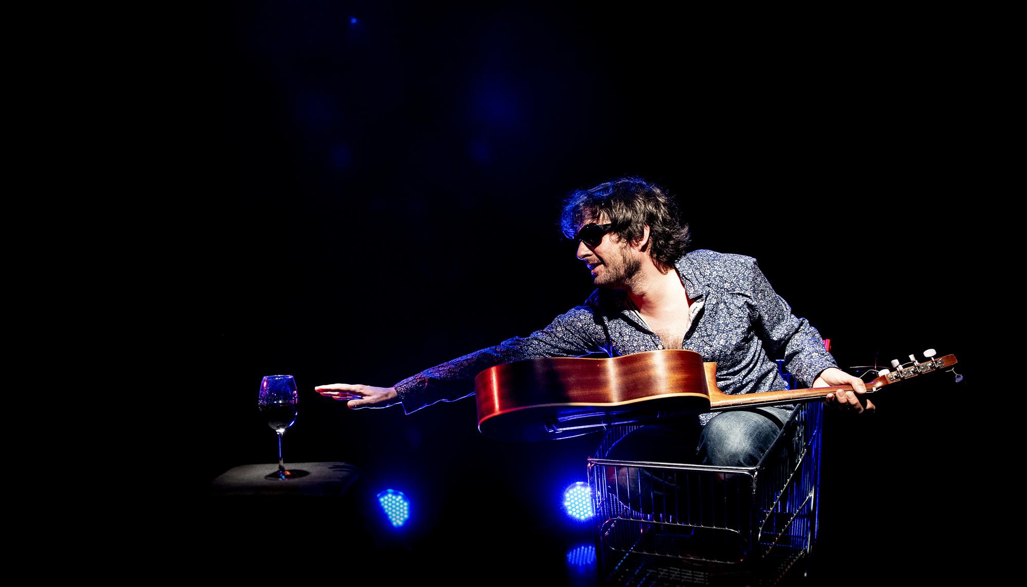 David Montañés presenta su primer disco, ‘Juerga y vino’